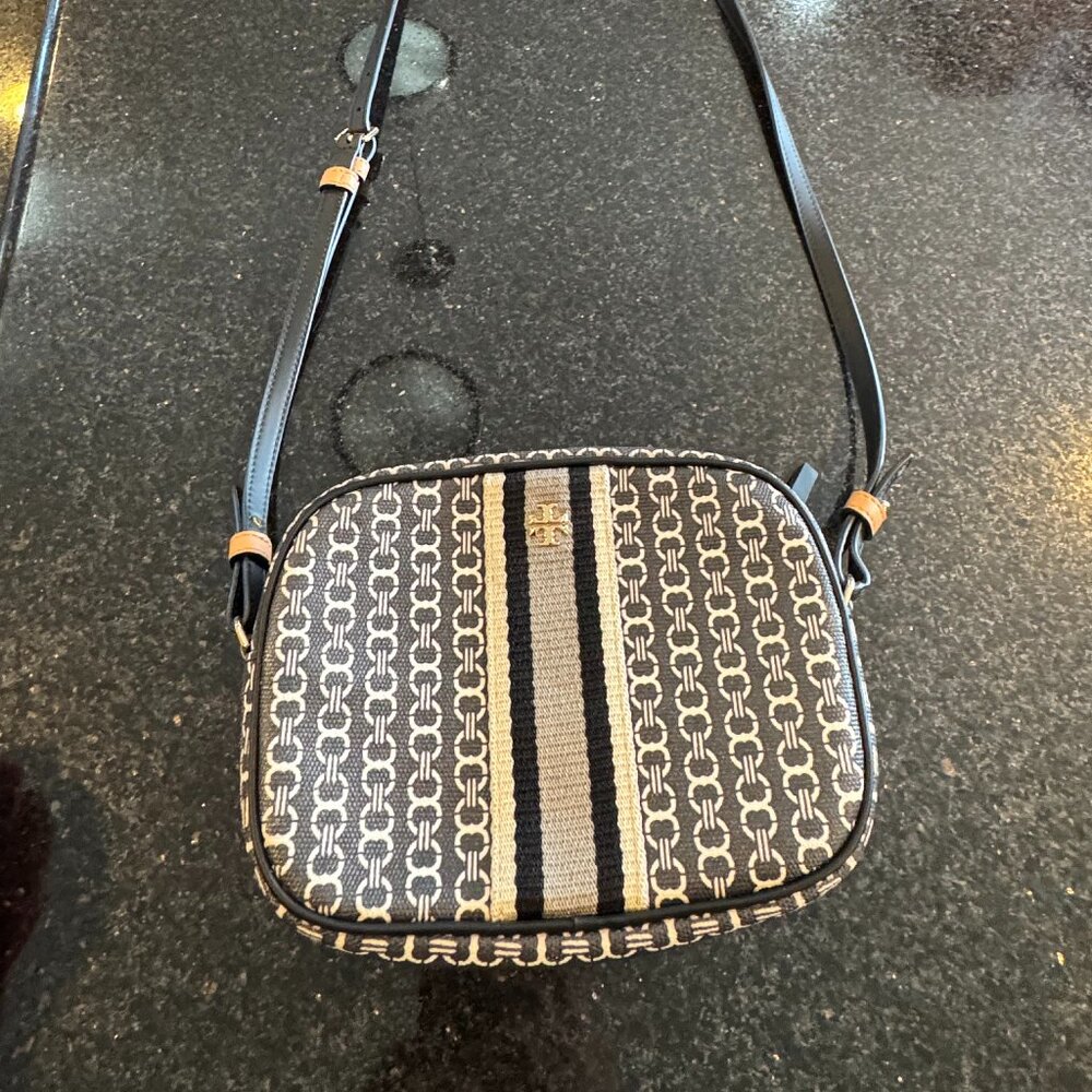 Tory Burch Black Gemini Link Crossbody Bag - Like New - Picture 2 of 13